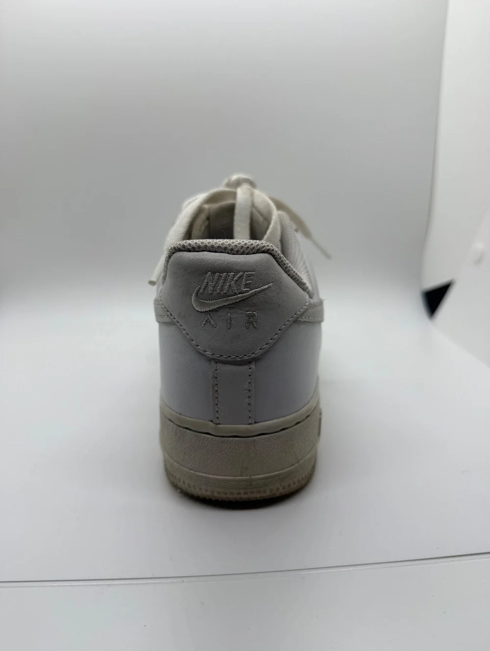 Nike Air Force 1 ‘07 Low White Leather Sneakers Women’s US 8 EU 39 DD8959-100